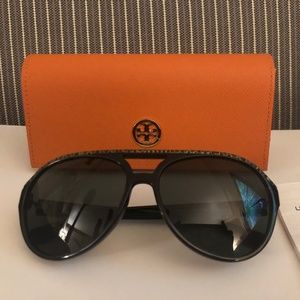 Tory Burch Sunglasses TY9018Q Black/Gold